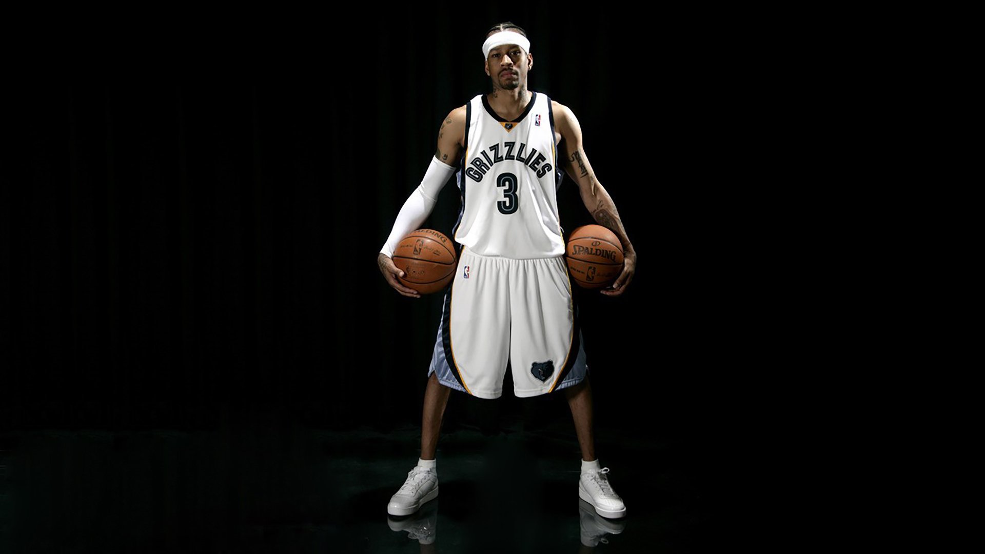 开云体育在线-宇宙战队与南粤雄师的跨越对决,当湖人碾过广东,保罗的绝杀定义了何为关键先生