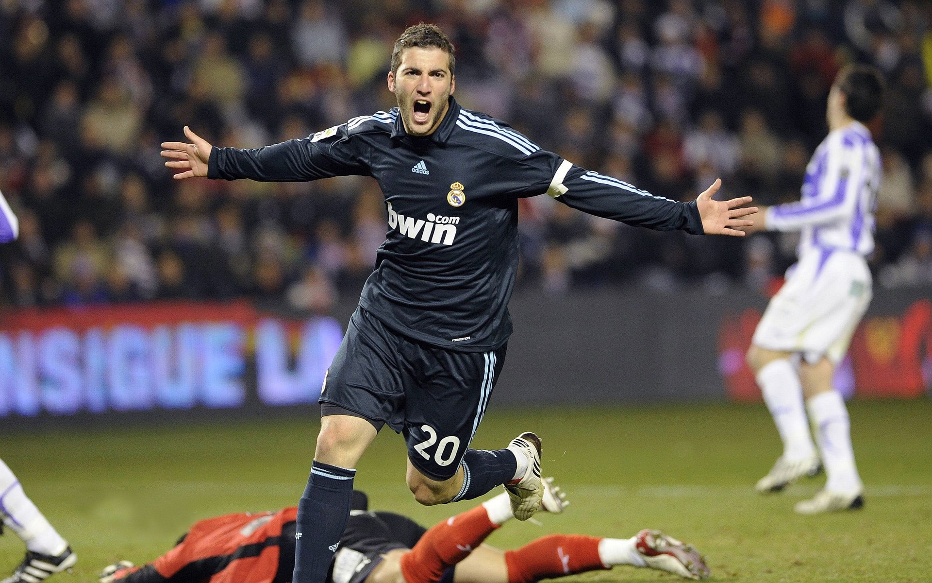 开云体育中国官网-绿茵场上的孤本,2026,那场被亚洲之光彻底改写的博弈